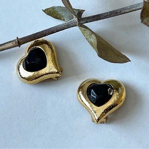 Black Onyx and Gold Tone Retro Clipon  earrings